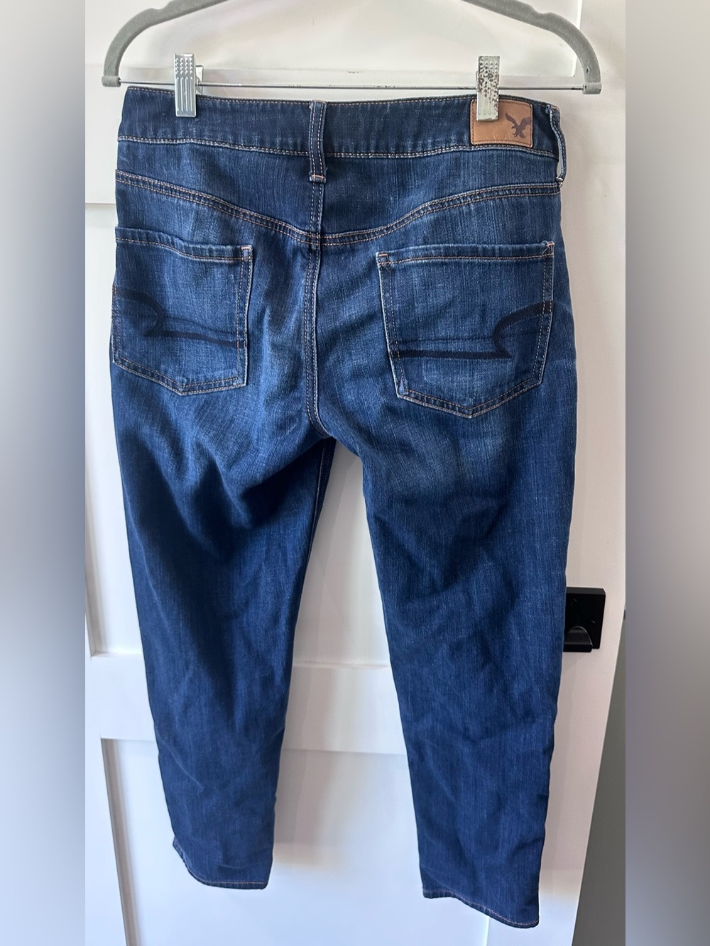 merican Eagle Tomgirl button fly distressed straight denim jeans size 4 Short